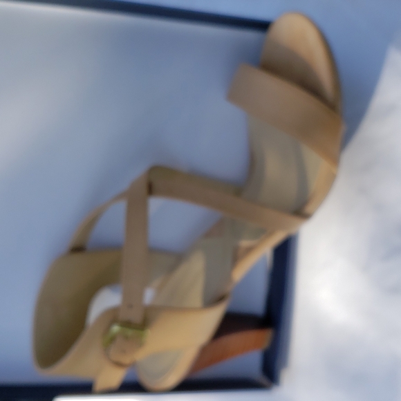 Never wore them - Picture 2 of 3